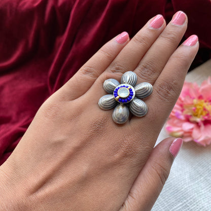 Lishika Flower ring