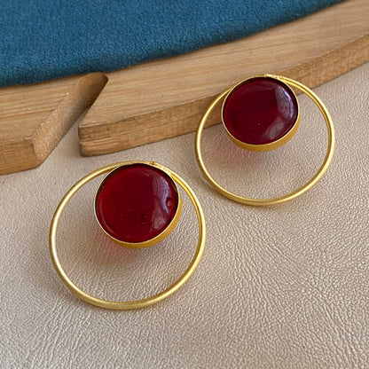 Round gemstone studs