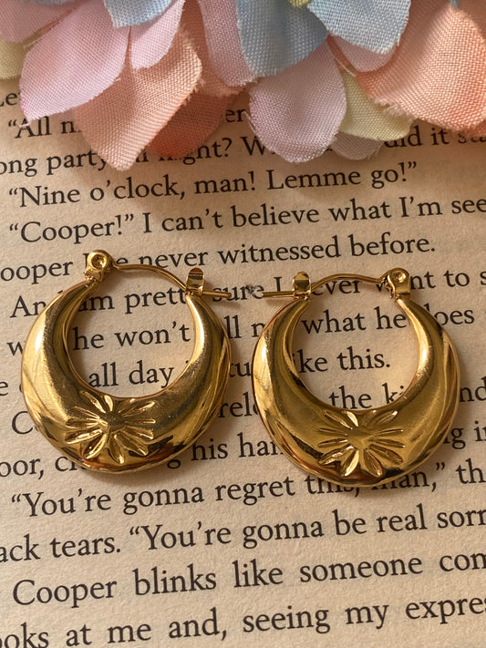 Petunia gold hoops