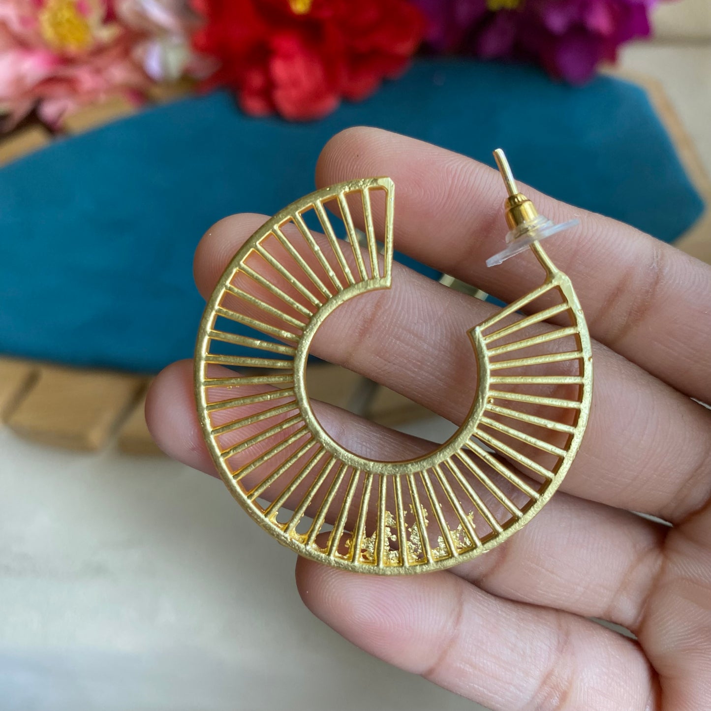 Aleena round hoops