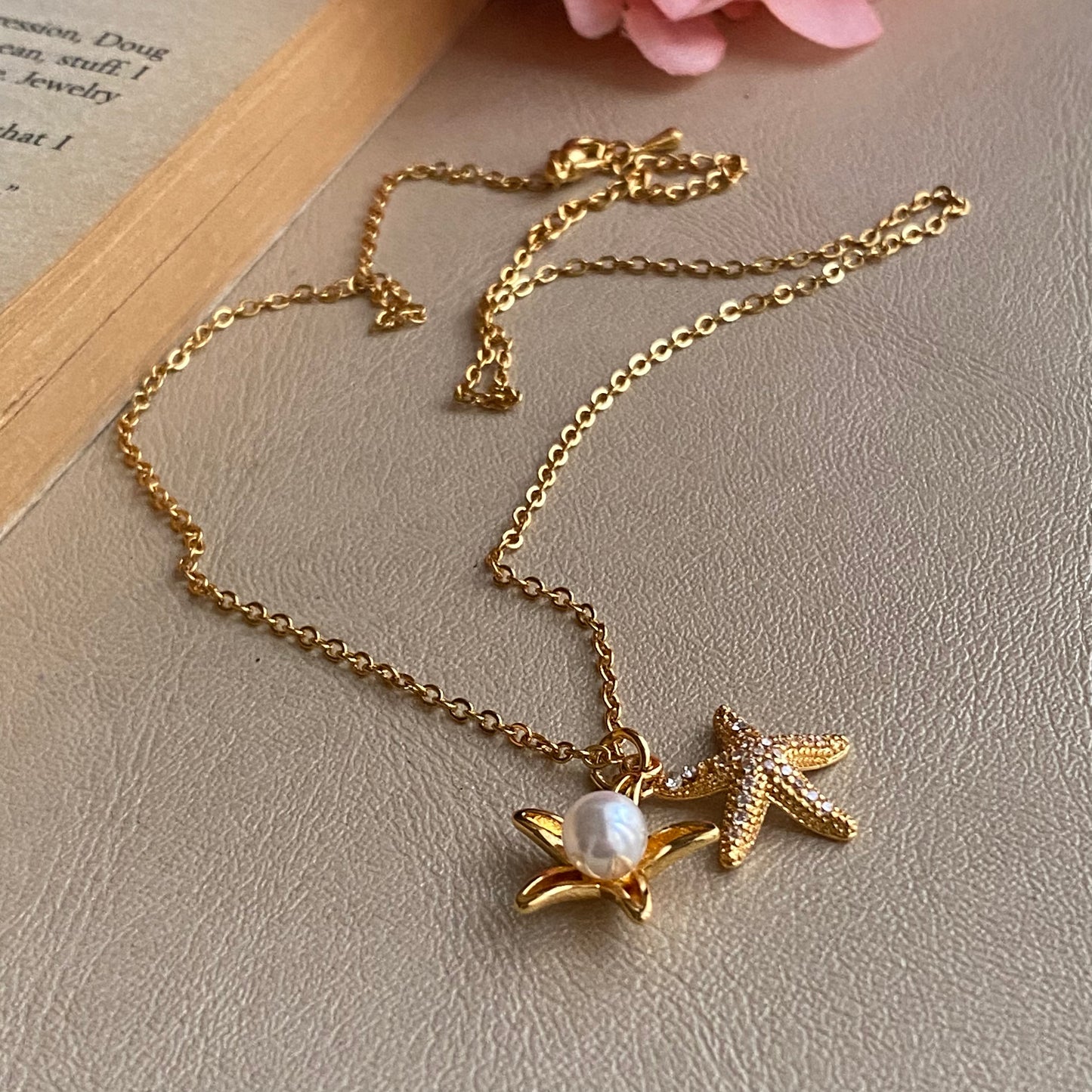 Star pendant necklace