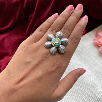 Lishika Flower ring