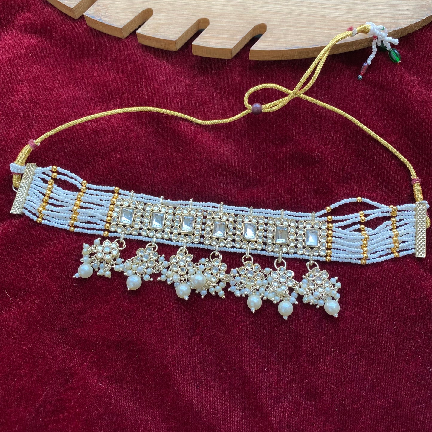 Semifloral Kundan choker (white)