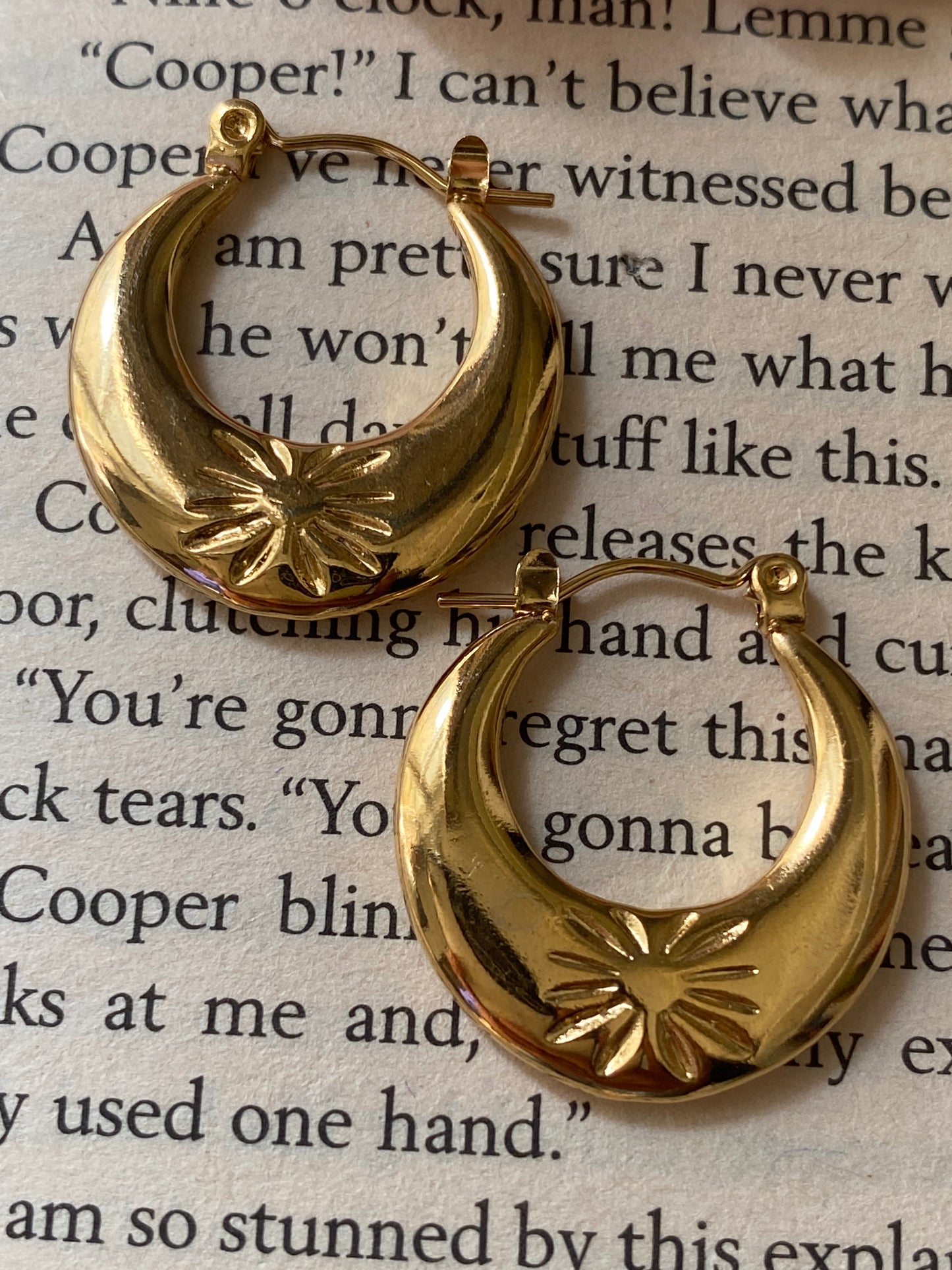 Petunia gold hoops