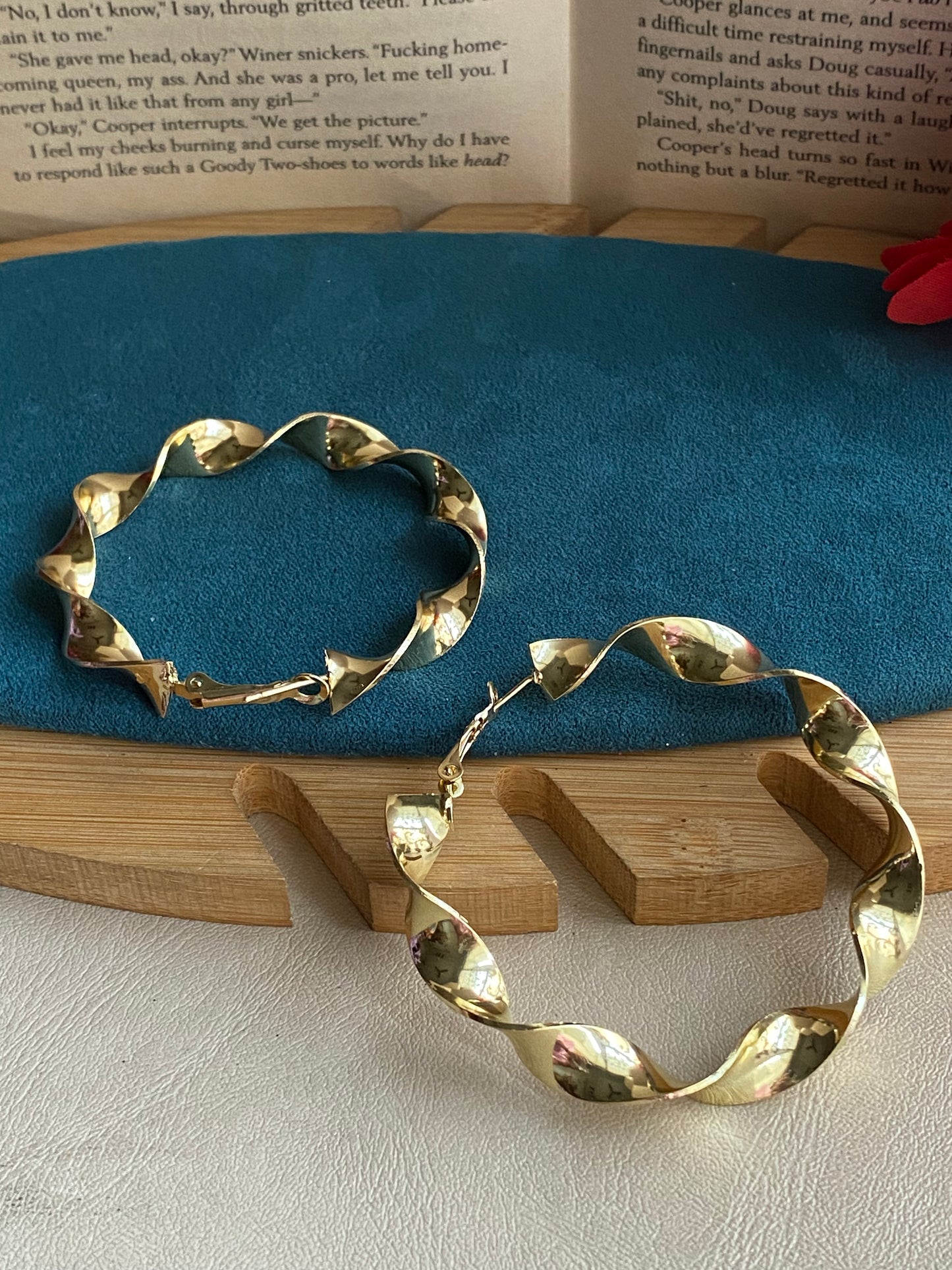 Goldie spiral hoops