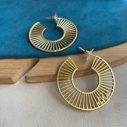 Aleena round hoops