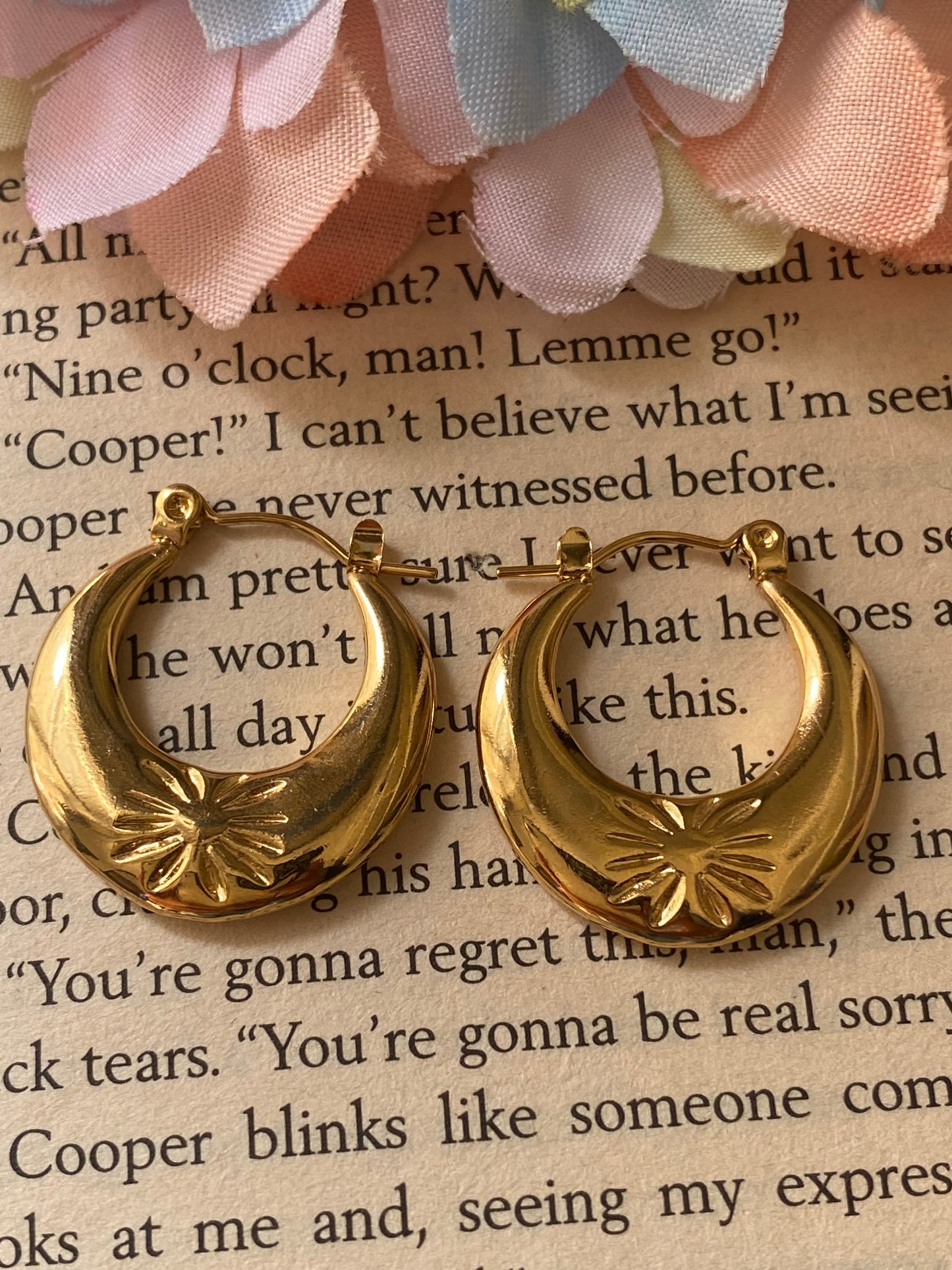 Petunia gold hoops