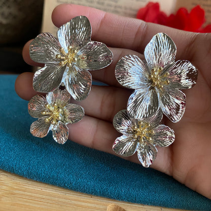 Hibiscus hangings (silver)