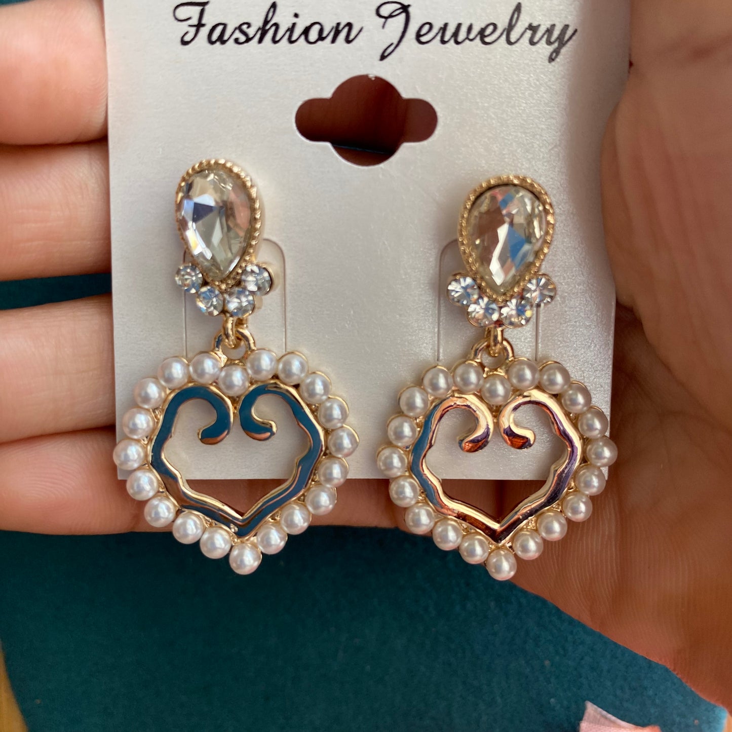 Crystal and pearls earrings