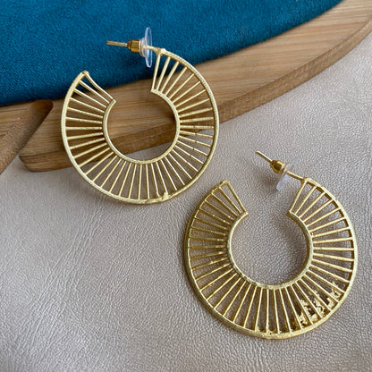 Aleena round hoops