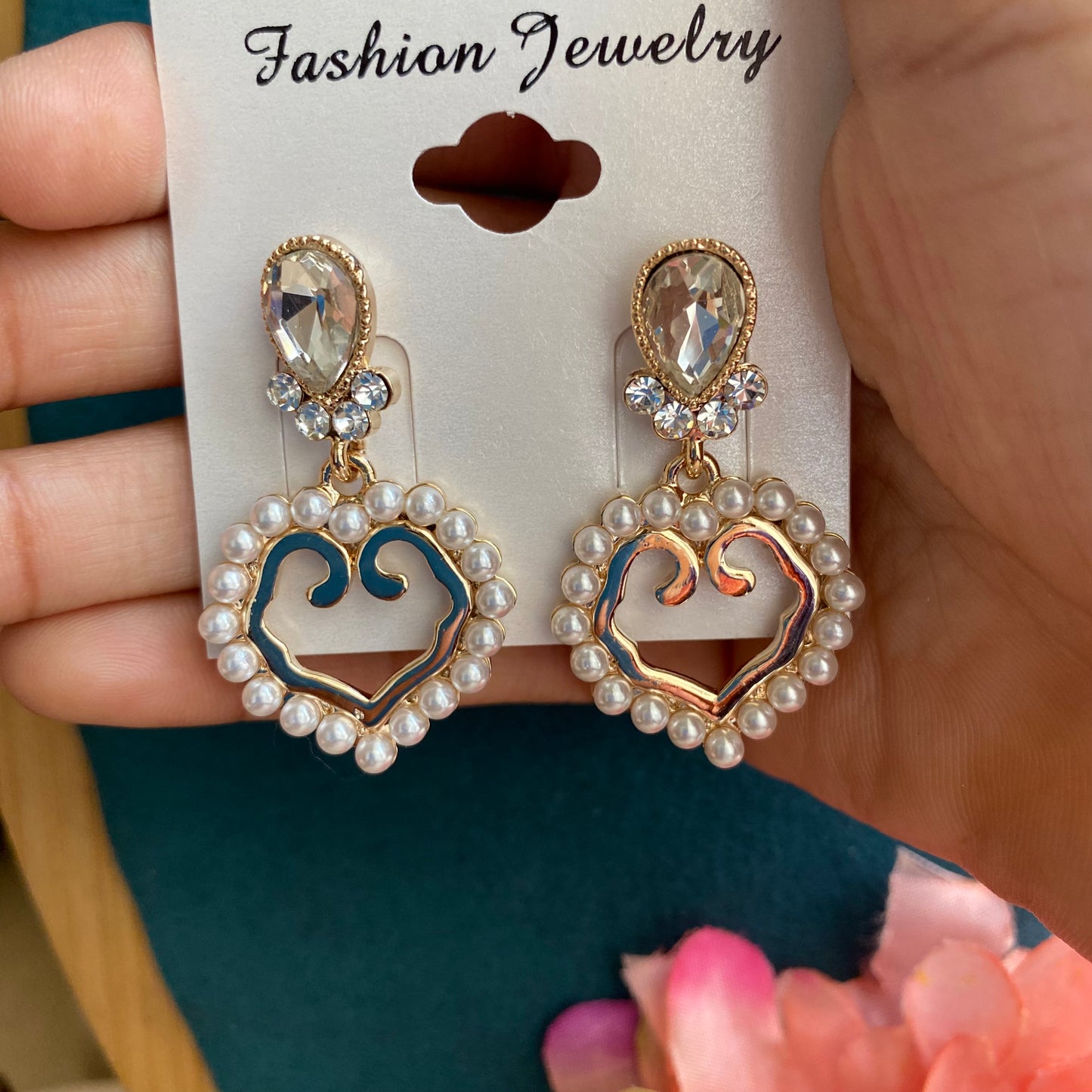 Crystal and pearls earrings