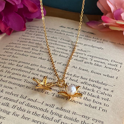 Star pendant necklace