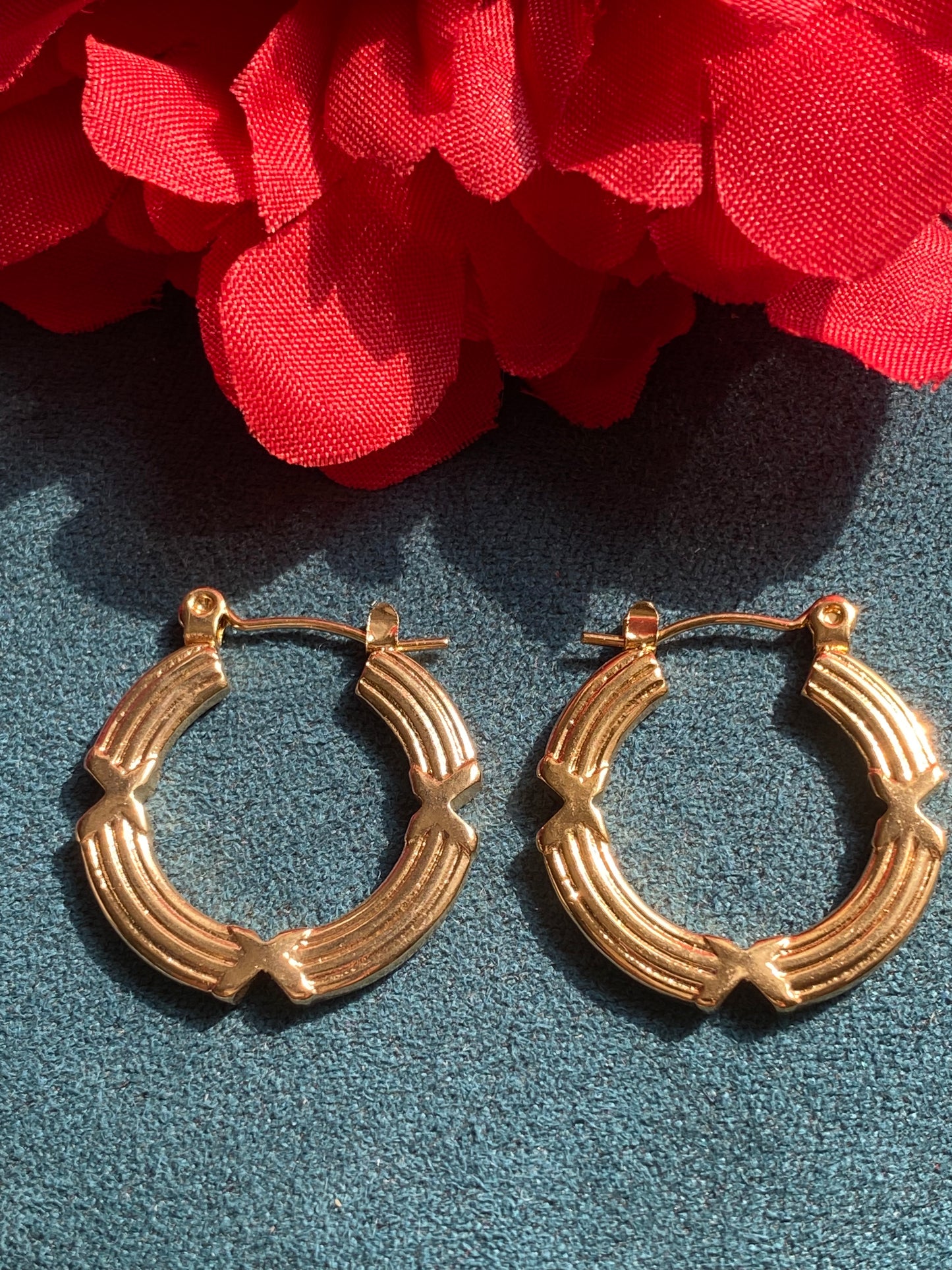 Mini butterfly hoops