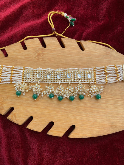 Semifloral Kundan choker
(Green)