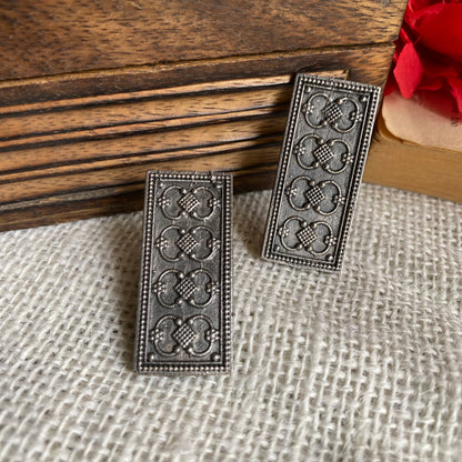 Saanjh oxidized studs