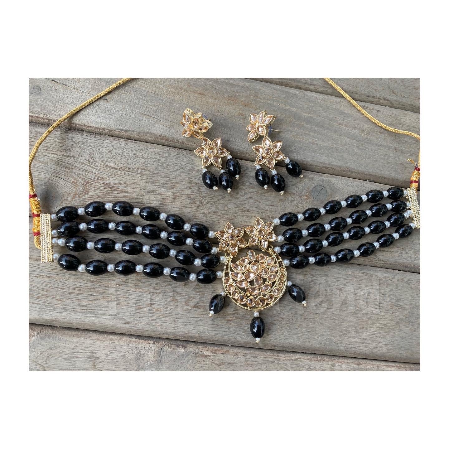 Chand Tara choker set