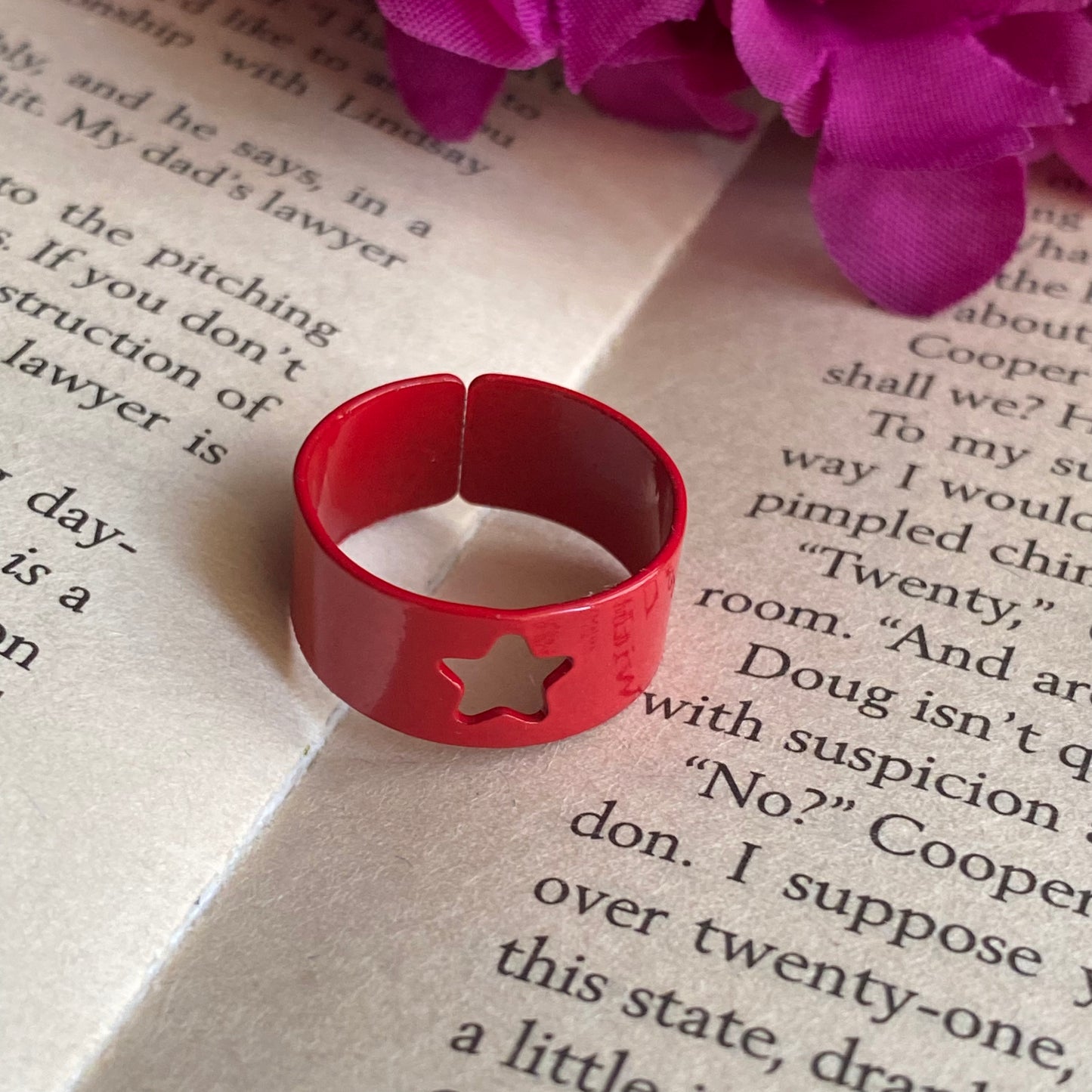 Red star cutout rings