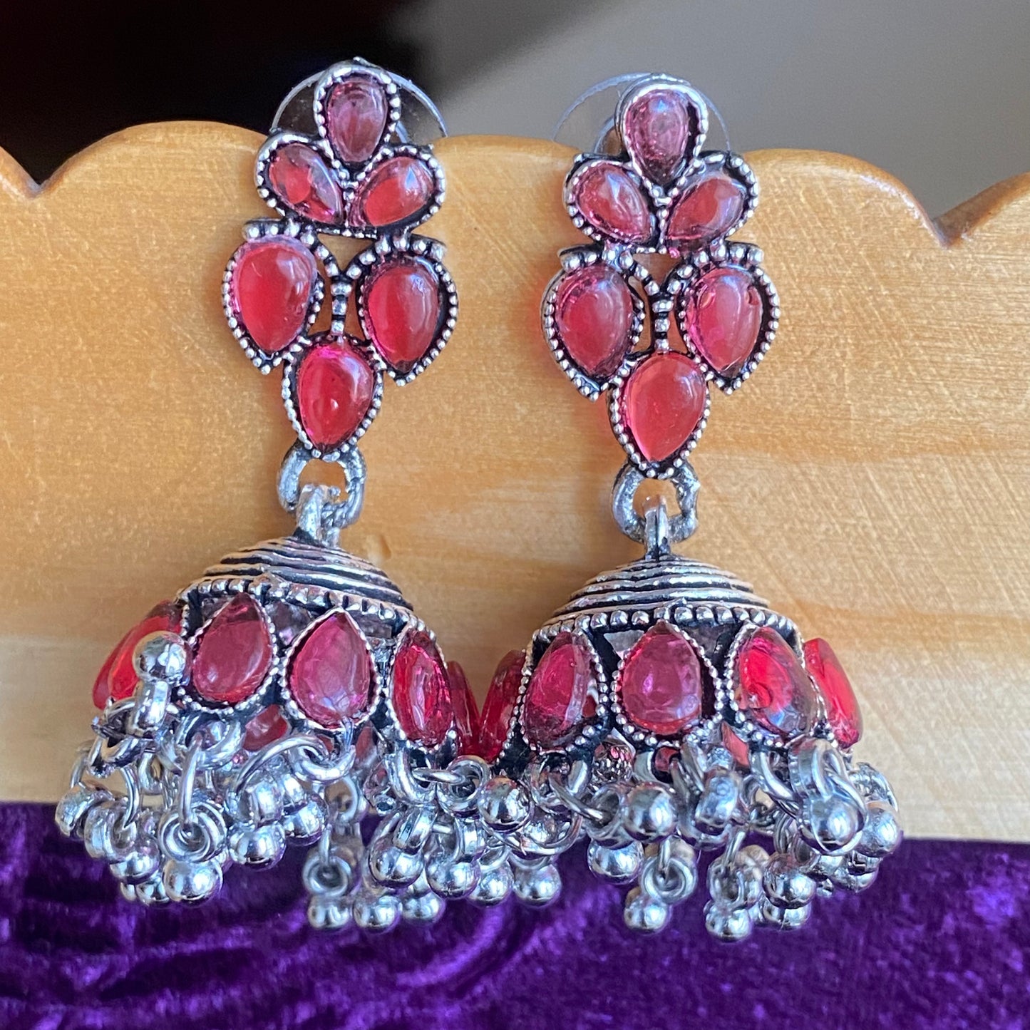 Lipa jhumkas