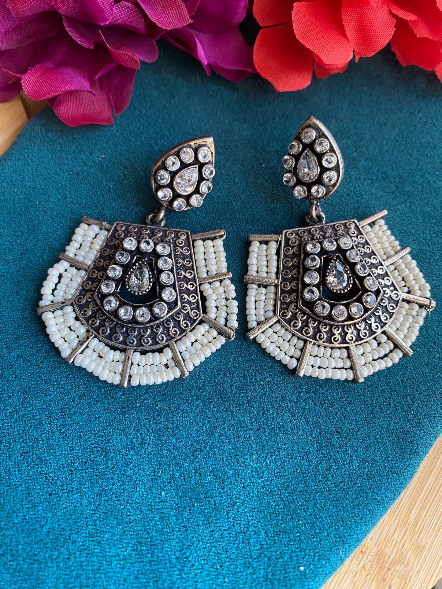 Tanmayi Pearl Earrings