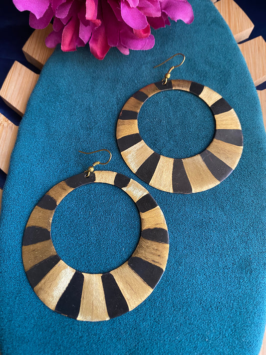 Black & gold hoops