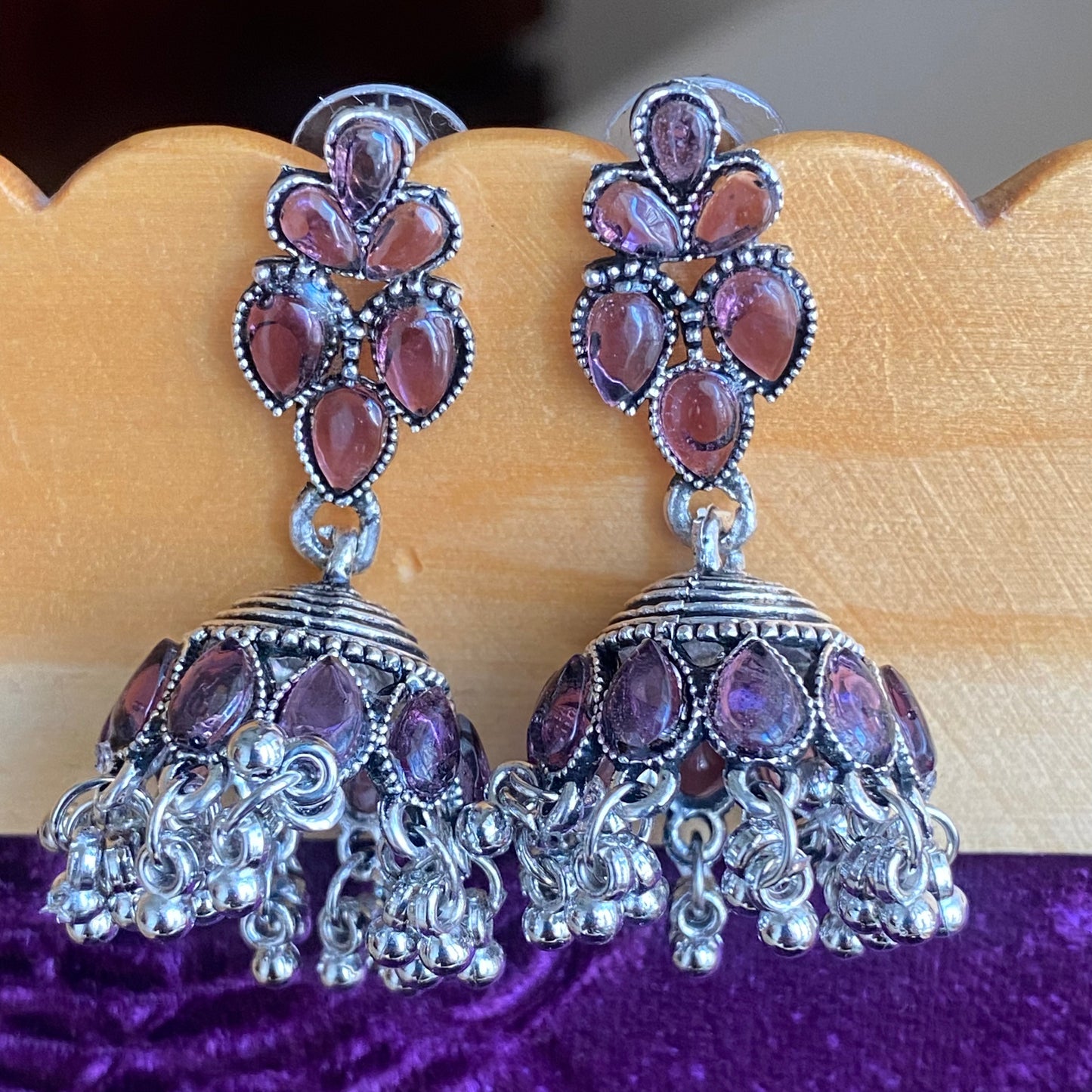 Lipa jhumkas