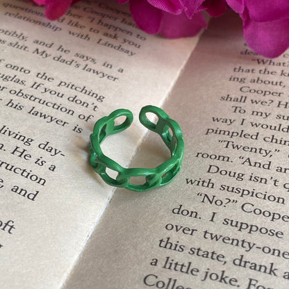 Set of 4 trendy rings in GREEN