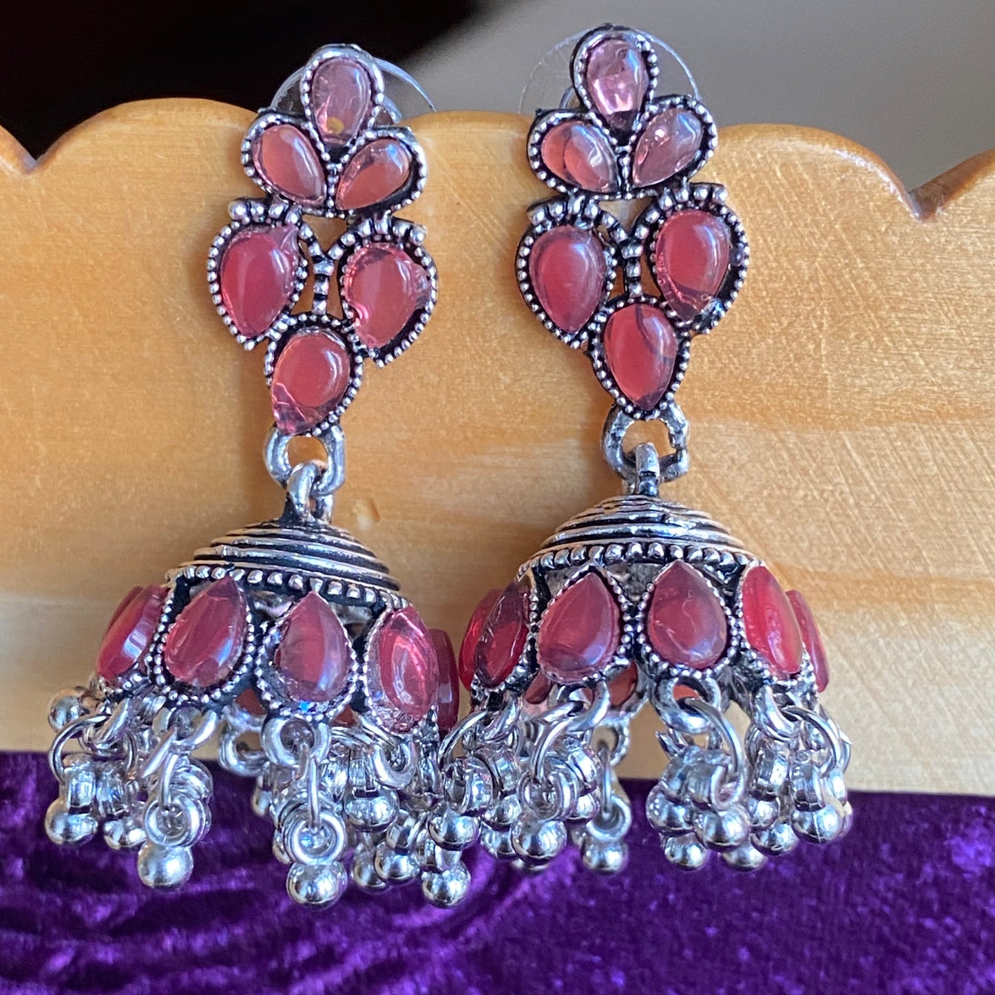 Lipa jhumkas